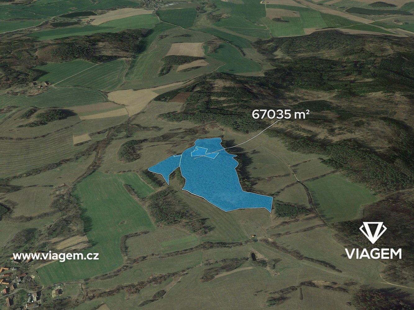 Les, 33 517 m²