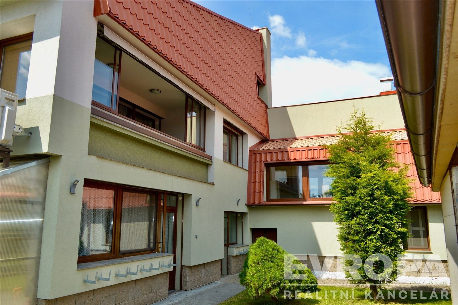 Prodej komerční - Kolínská, Uhlířské Janovice, 495 m²