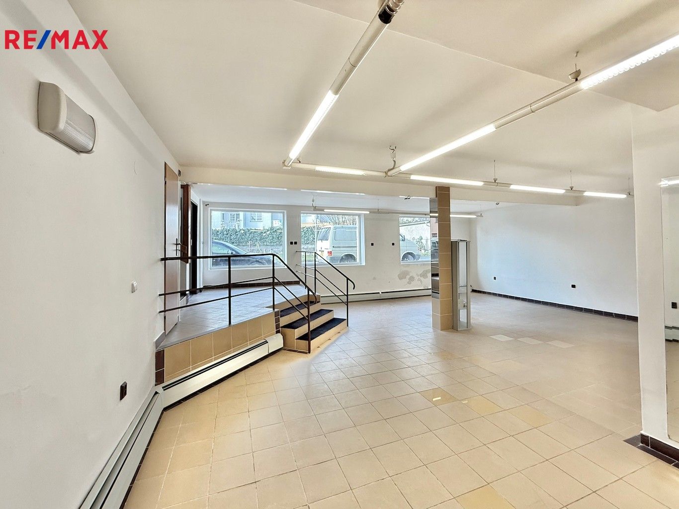 Pronájem obchodní prostory - Černoleská 772, Benešov, 279 m²