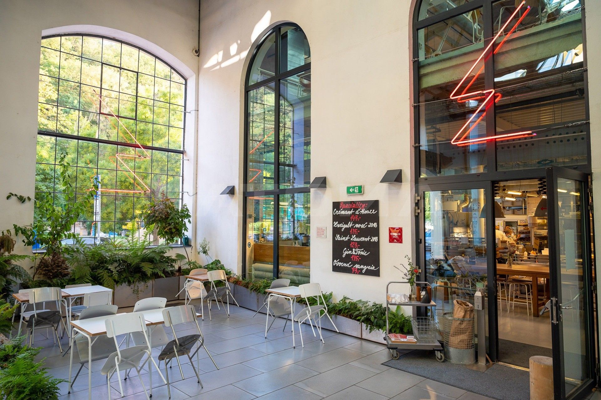 Kancelář · 1 925 m² · Pernerova, Praha - 4