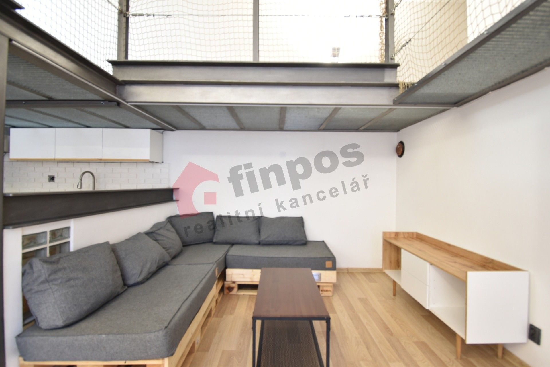 Pronájem byt 2+kk - Pernerova 121, Praha Karlín, 79 m² - 5