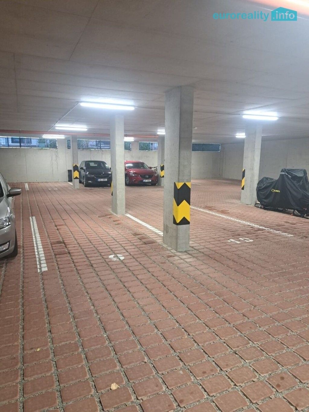 Pronájem garáž - Beroun Beroun-Město, 16 m² - 5
