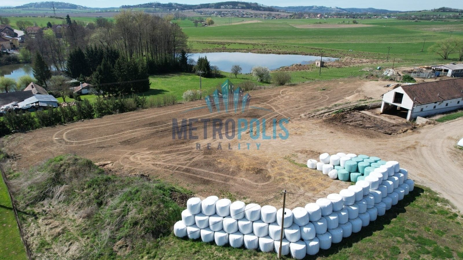 Prodej zemědělský objekt - Kňovice, 4 914 m²