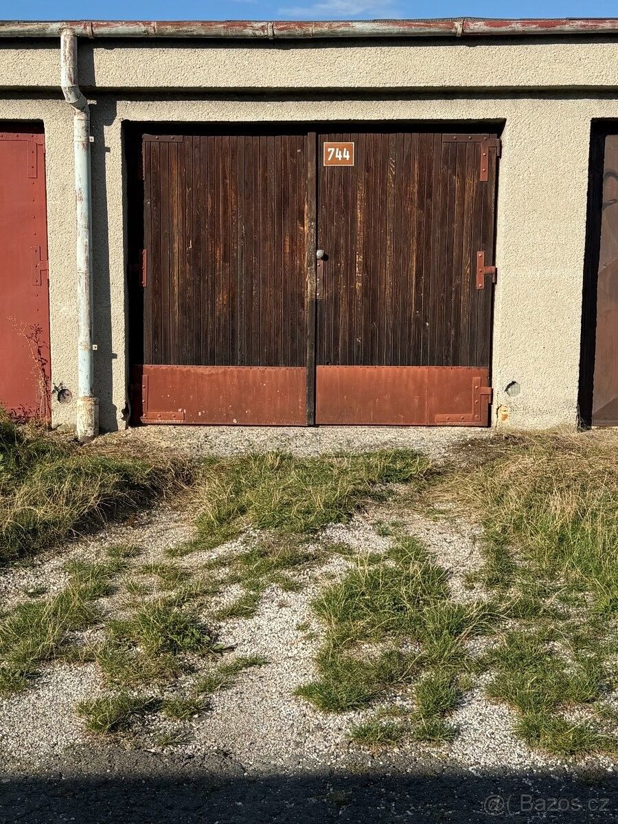 Garáže, Kopřivnice, 742 21 - 1
