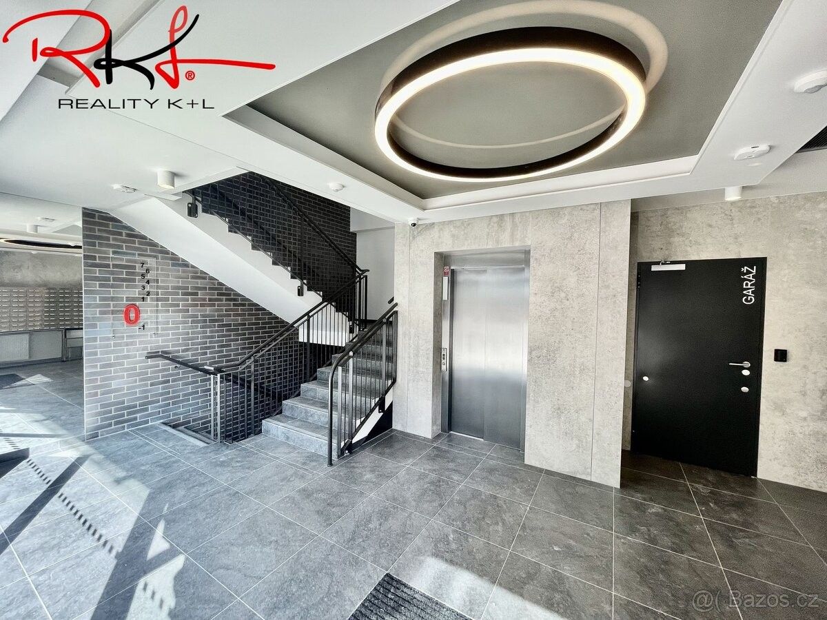 Garáže, Praha, 155 00