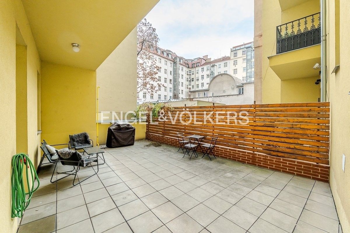 Pronájem byt 1+kk - Trojická, Praha, 32 m²