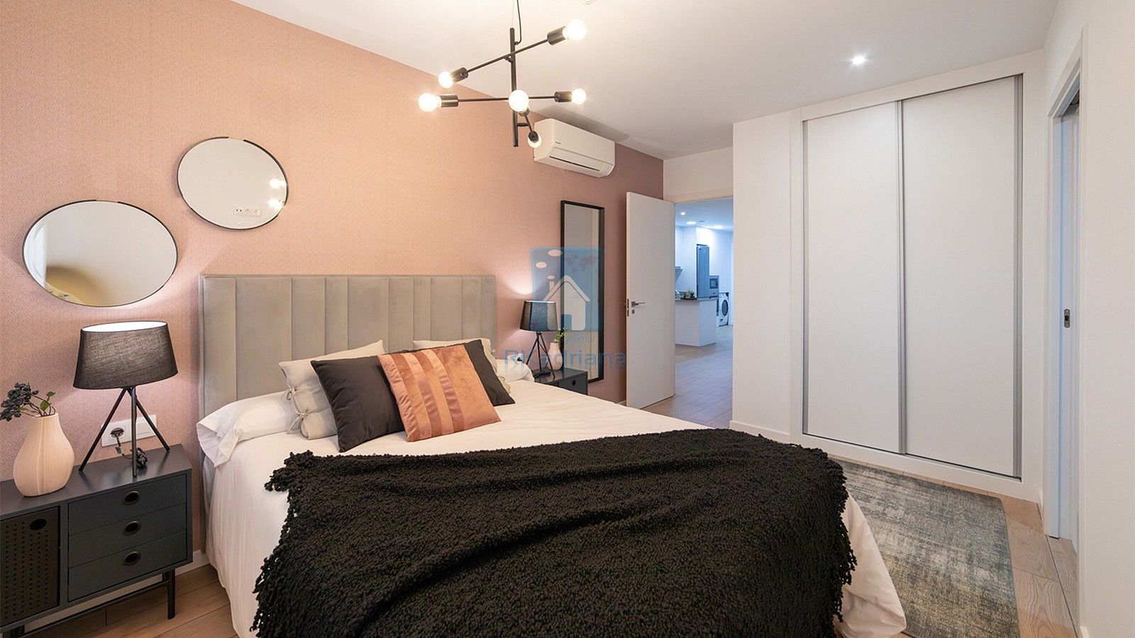 Prodej ubytovací zařízení - Torre de la Horadada, ES, 35 m² - 5