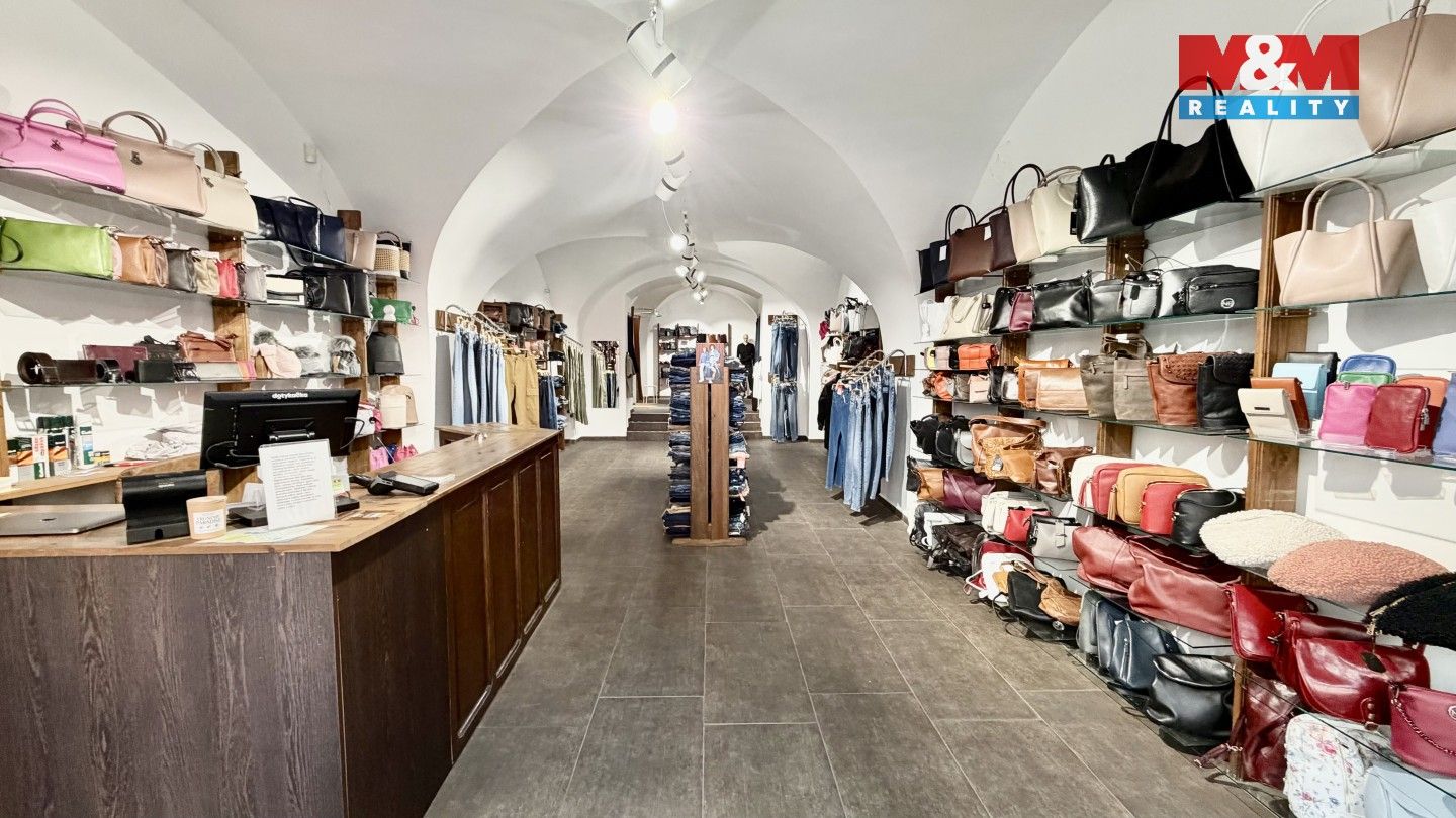 Pronájem obchodní prostory - Pražská, Louny, 100 m²