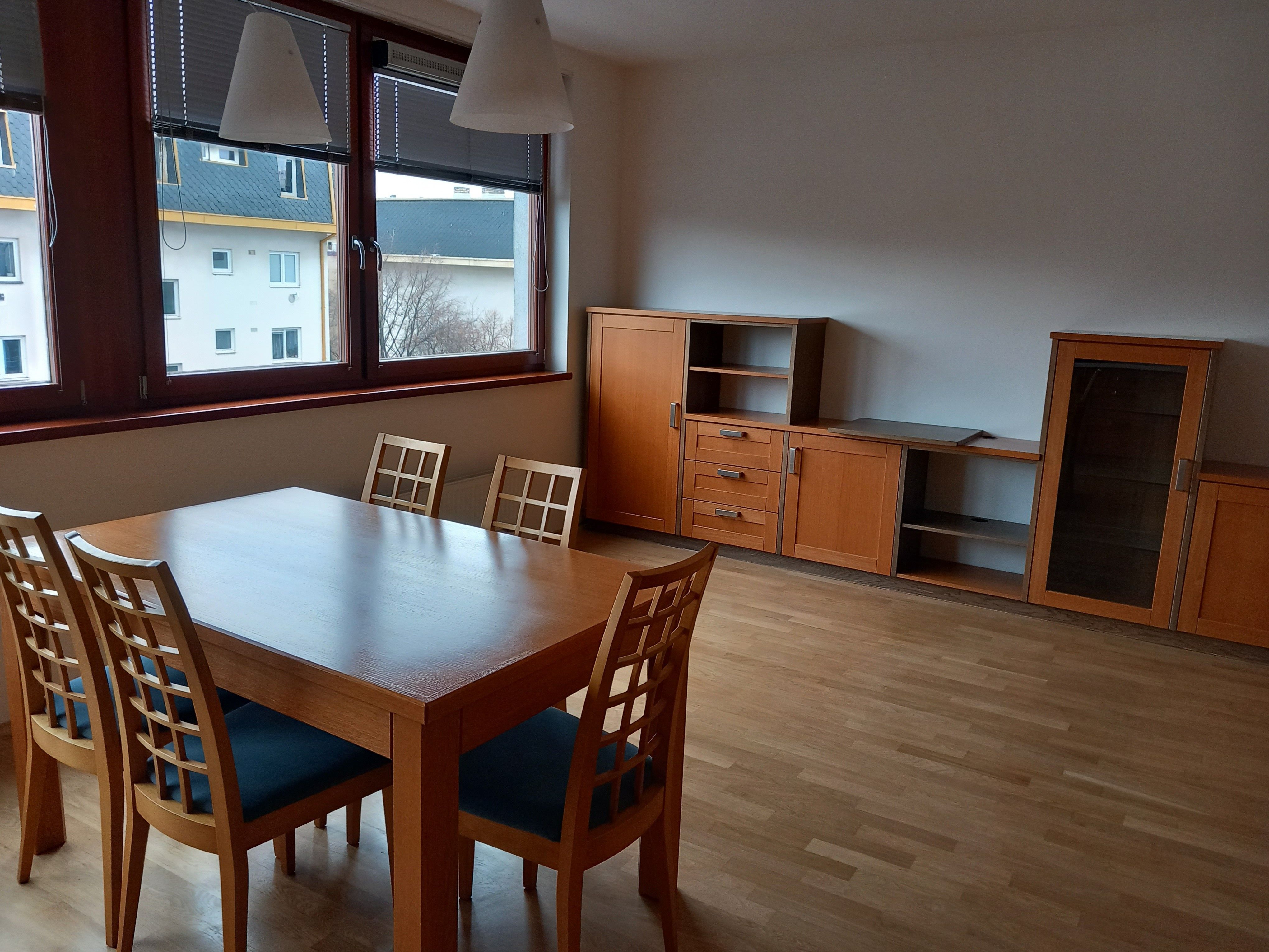 2+kk, Ruská, Praha, 57 m²