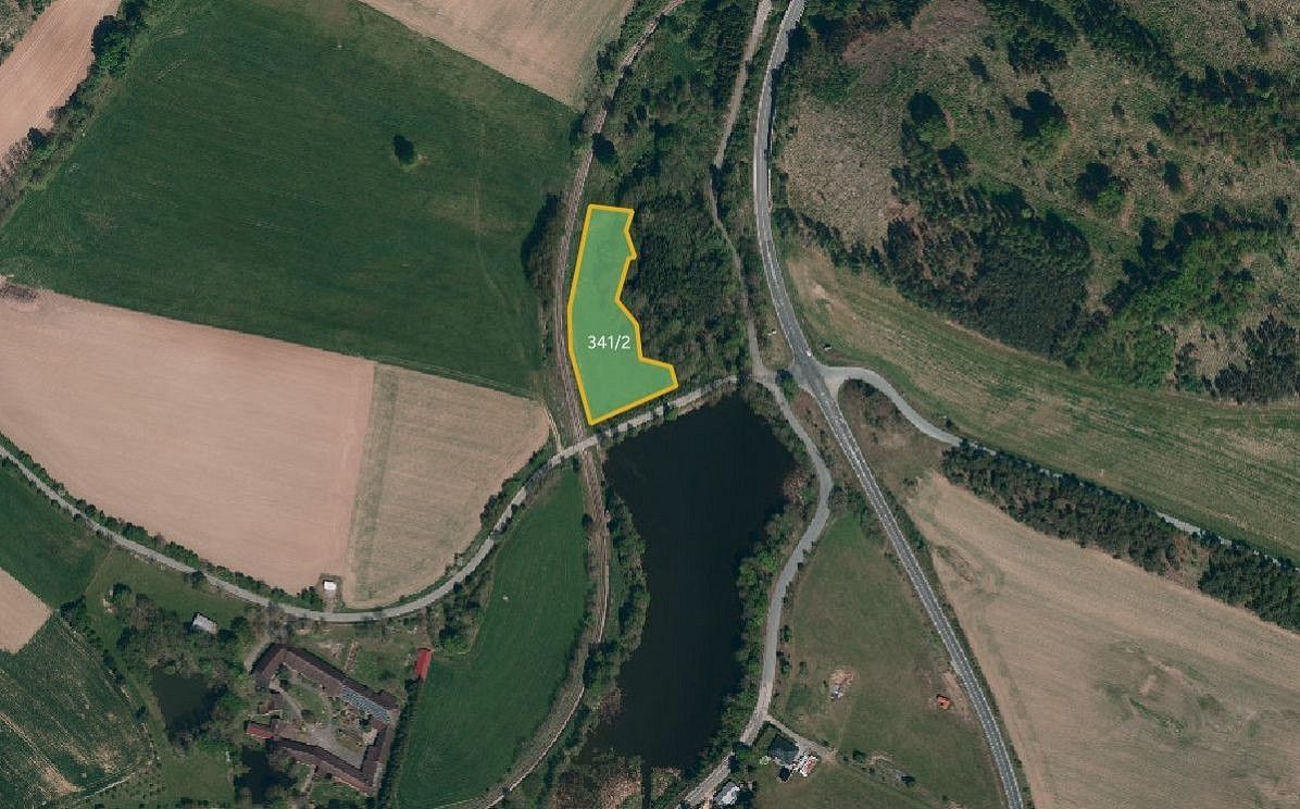 Louka, 5 986 m²