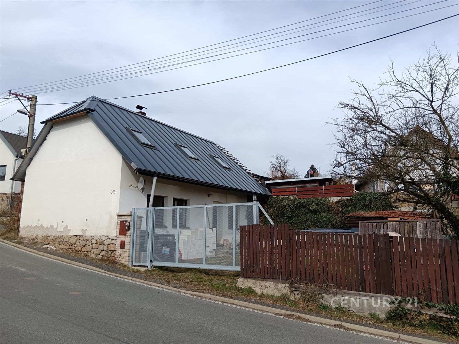 Prodej rodinný dům - Černokostelecká 19, Černé Voděrady, 200 m²