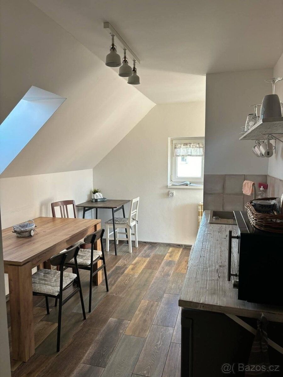 Pronájem byt - Jindřichův Hradec, 377 01