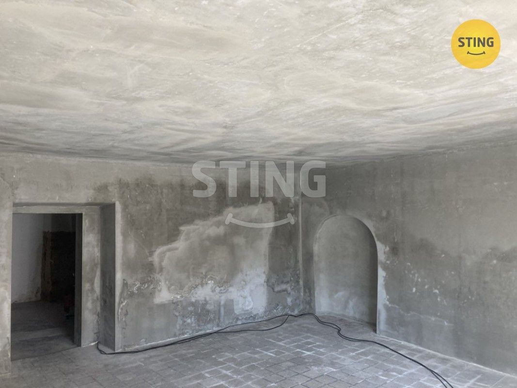 Pronájem obchodní prostory - Uherský Ostroh, 72 m²