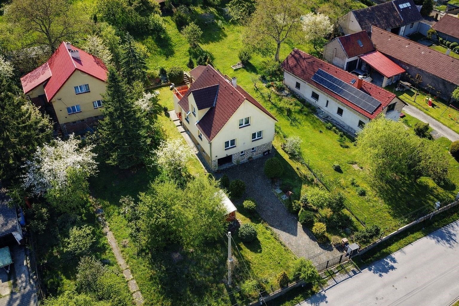 Rodinné domy, Křižatky, Králův Dvůr, 179 m²