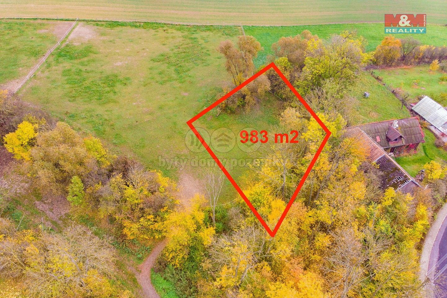 Louka, 983 m²