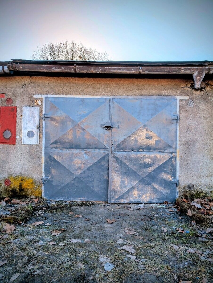 Garáže, Ostrava, 709 00