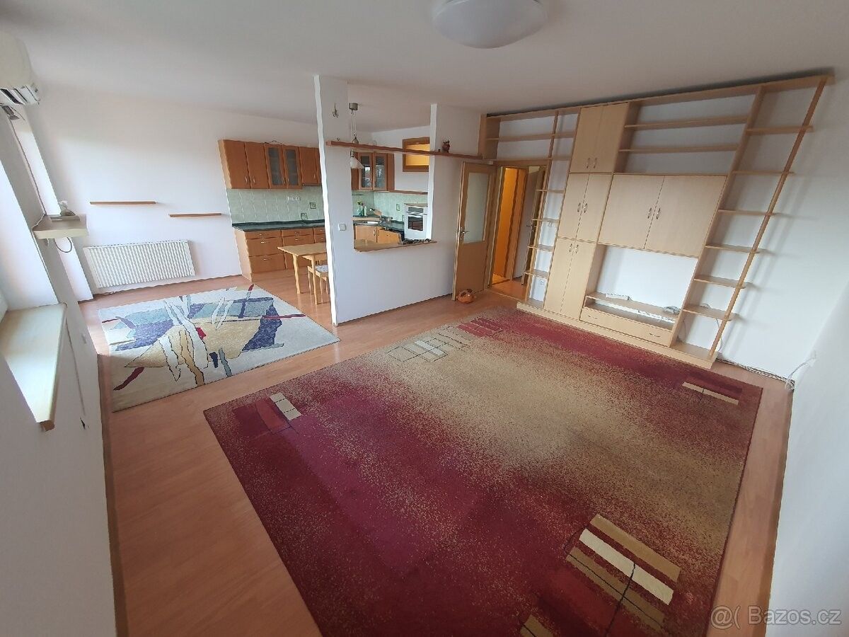 Pronájem byt - Velké Meziříčí, 594 01