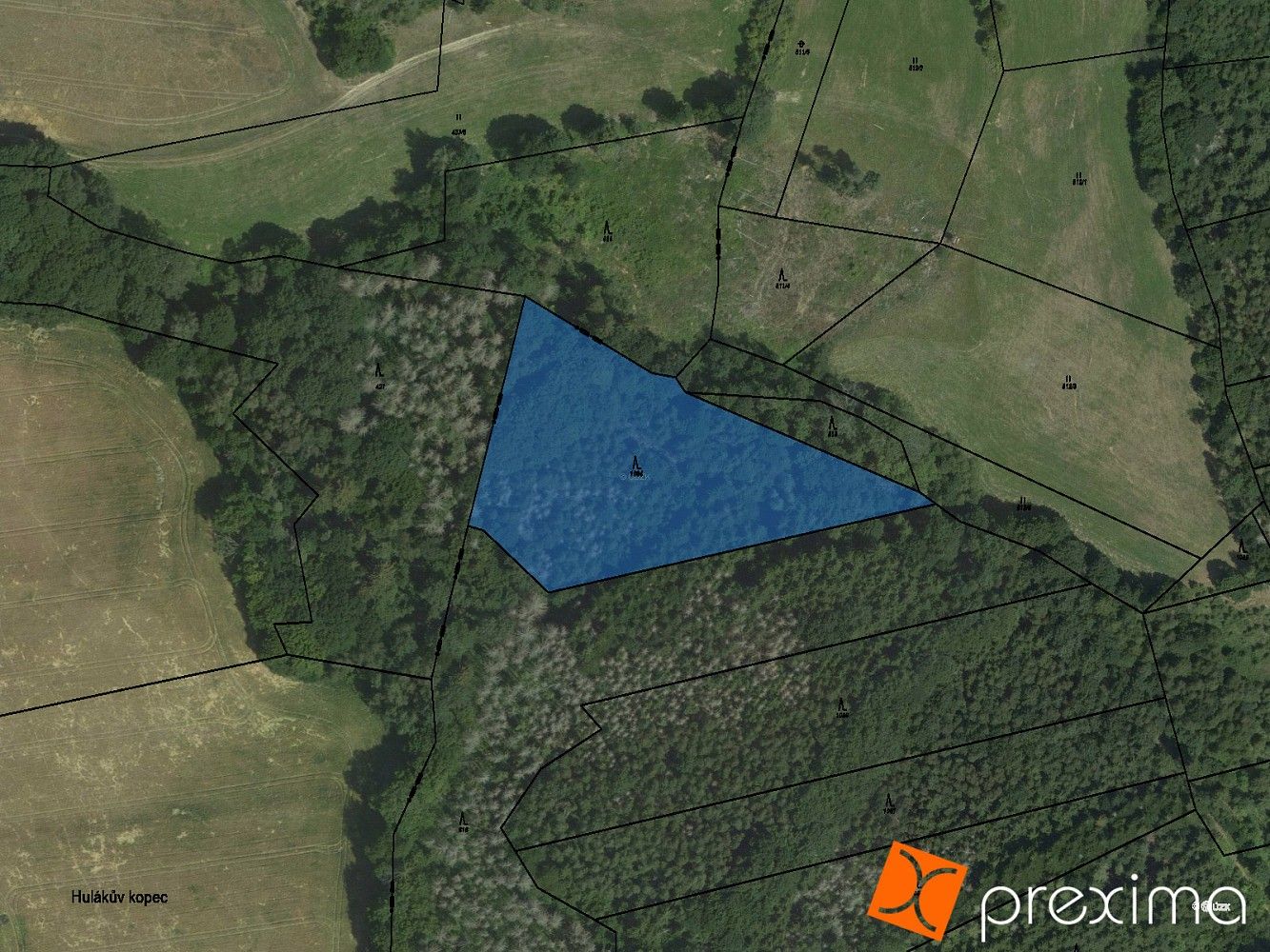 Les, 838 m²