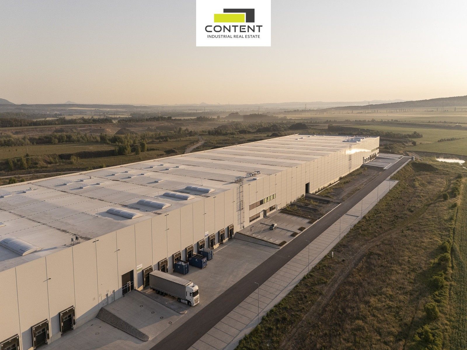 Pronájem výrobní prostory - Kozomín, 3 000 m²