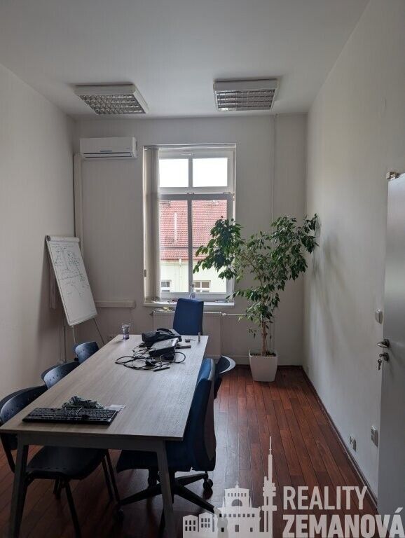 Kancelář · 103 m² · Lublaňská, Praha - 3