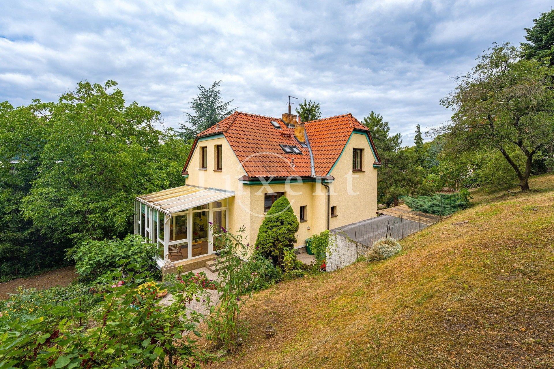 Vily, Na Floře, Praha, 239 m²