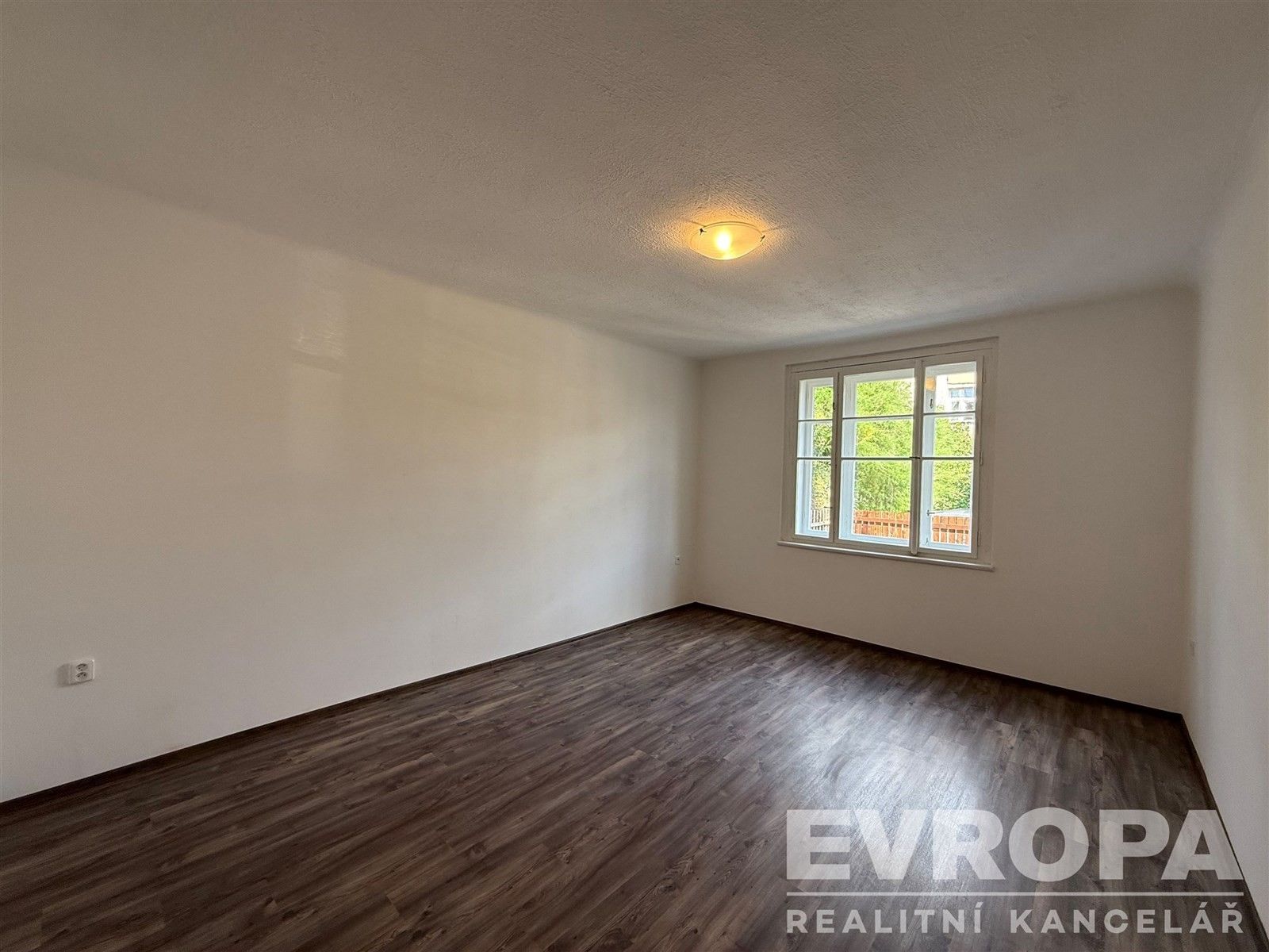 Pronájem rodinný dům - V nových domcích, Praha, 101 m²