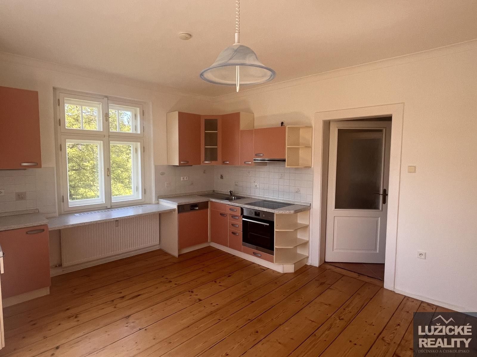 2+1, Československé armády, Cvikov, 79 m²