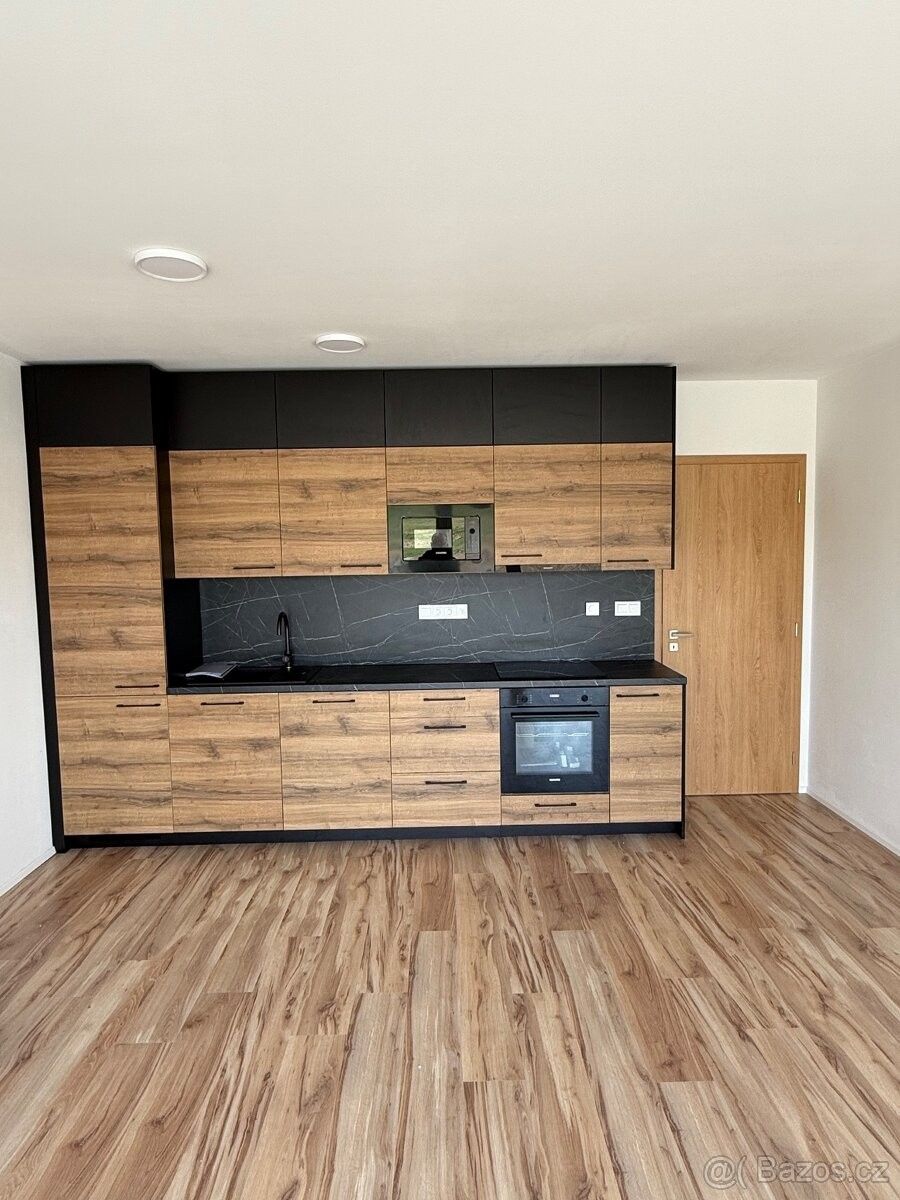 Byty, Benátky, 570 01