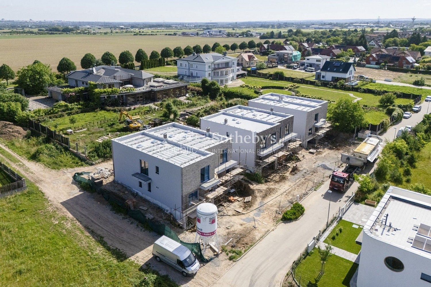 Rodinné domy, Dolní Břežany, okres Praha-západ, Středočeský kraj, 211 m² - 2
