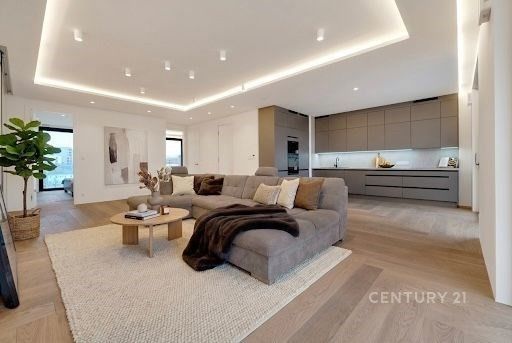 3+kk, Komunardů, Praha, 134 m²