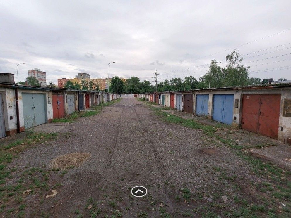Garáže, Ostrava, 700 30