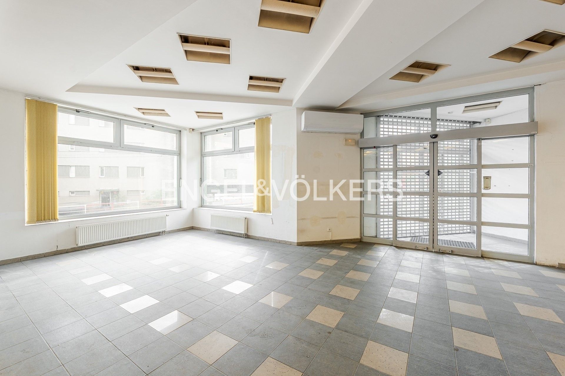 Obchodní prostory, U třešňovky 492, Praha Kobylisy, 224 m² - 2