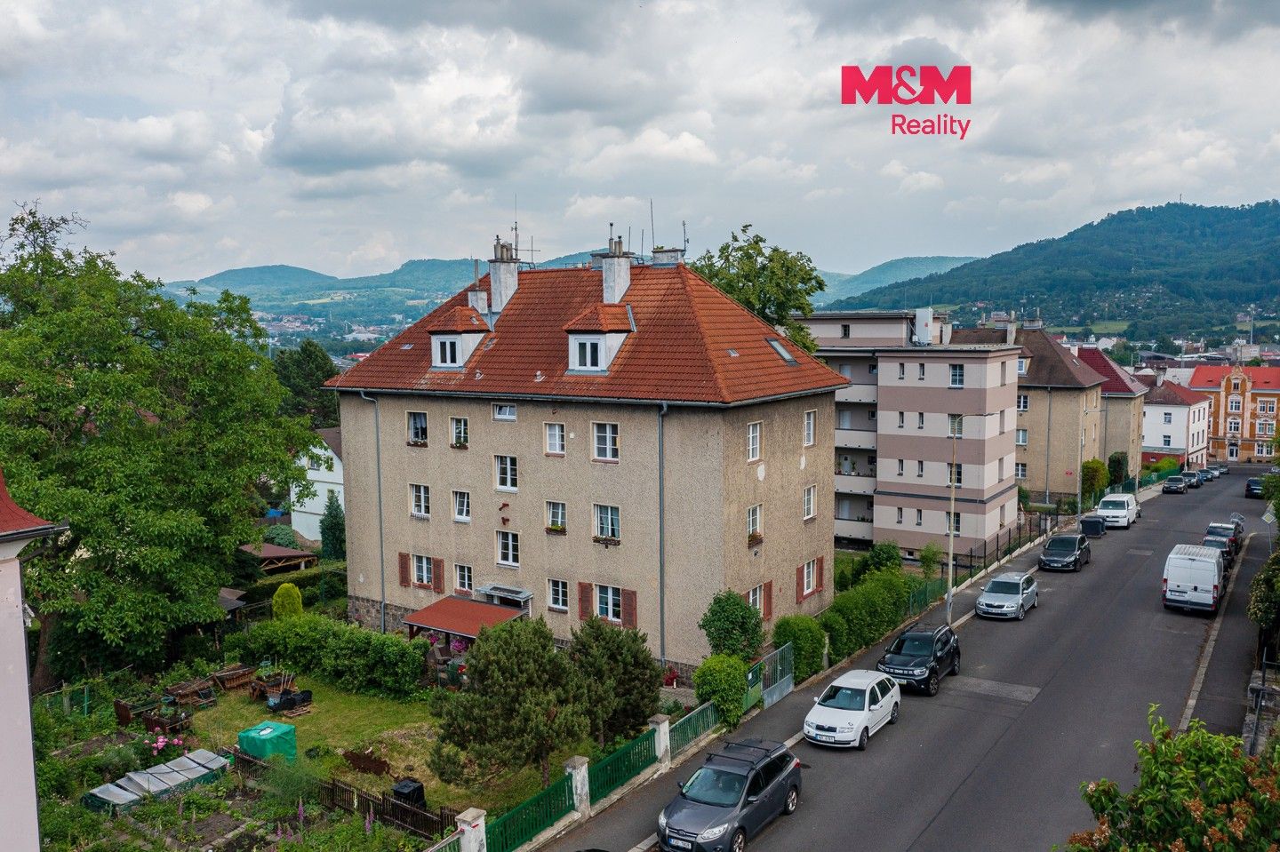 1+1, Děčín