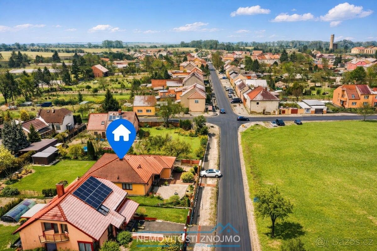 Prodej rodinný dům - Vrbátky, 798 13