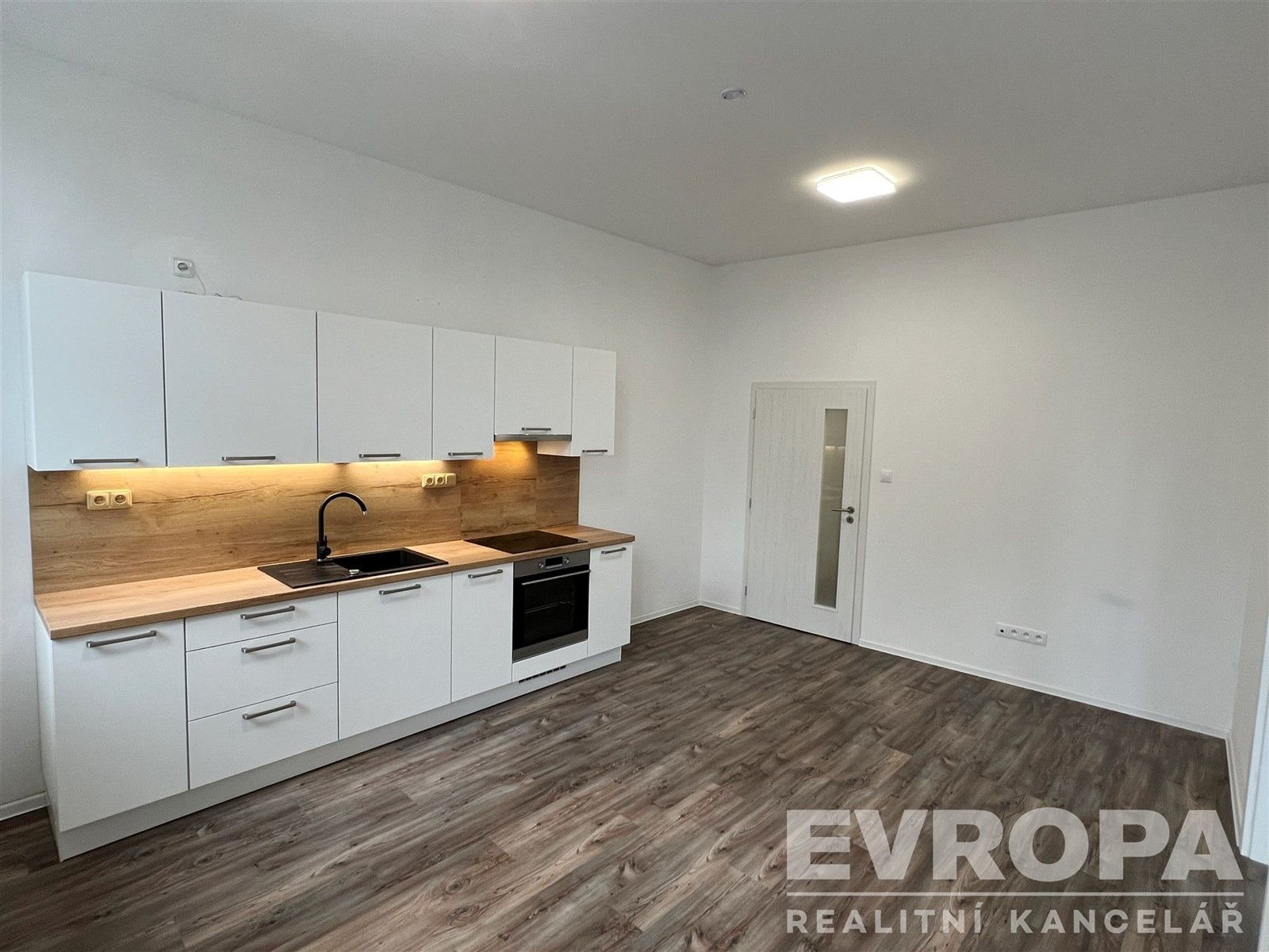 Pronájem byt 2+kk - Havlíčkovo náměstí, Žirovnice, 39 m²