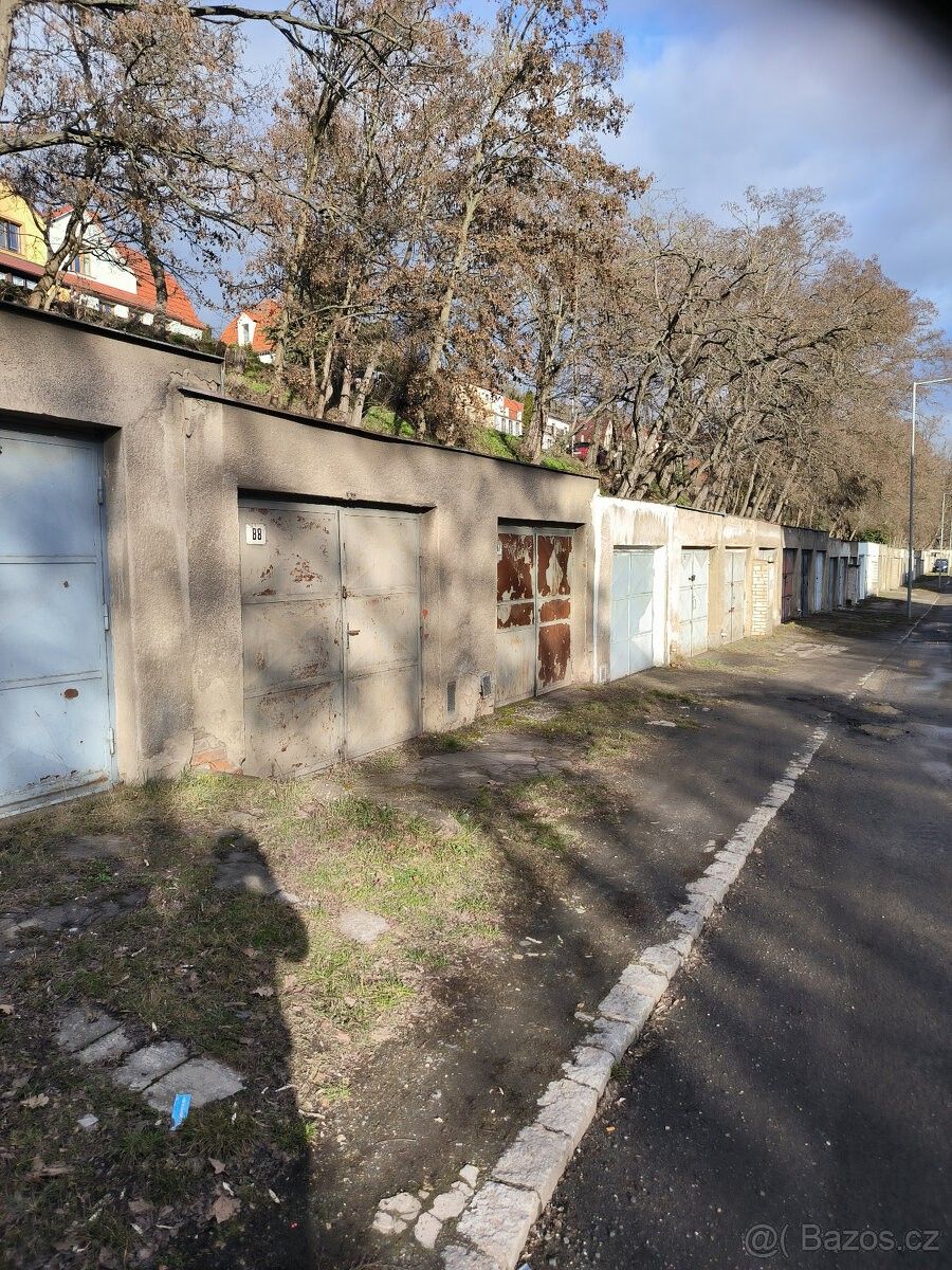 Garáže, Roudnice nad Labem, 413 01