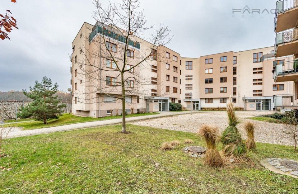 Pronájem byt 2+kk - Athénská, Praha, 96 m²