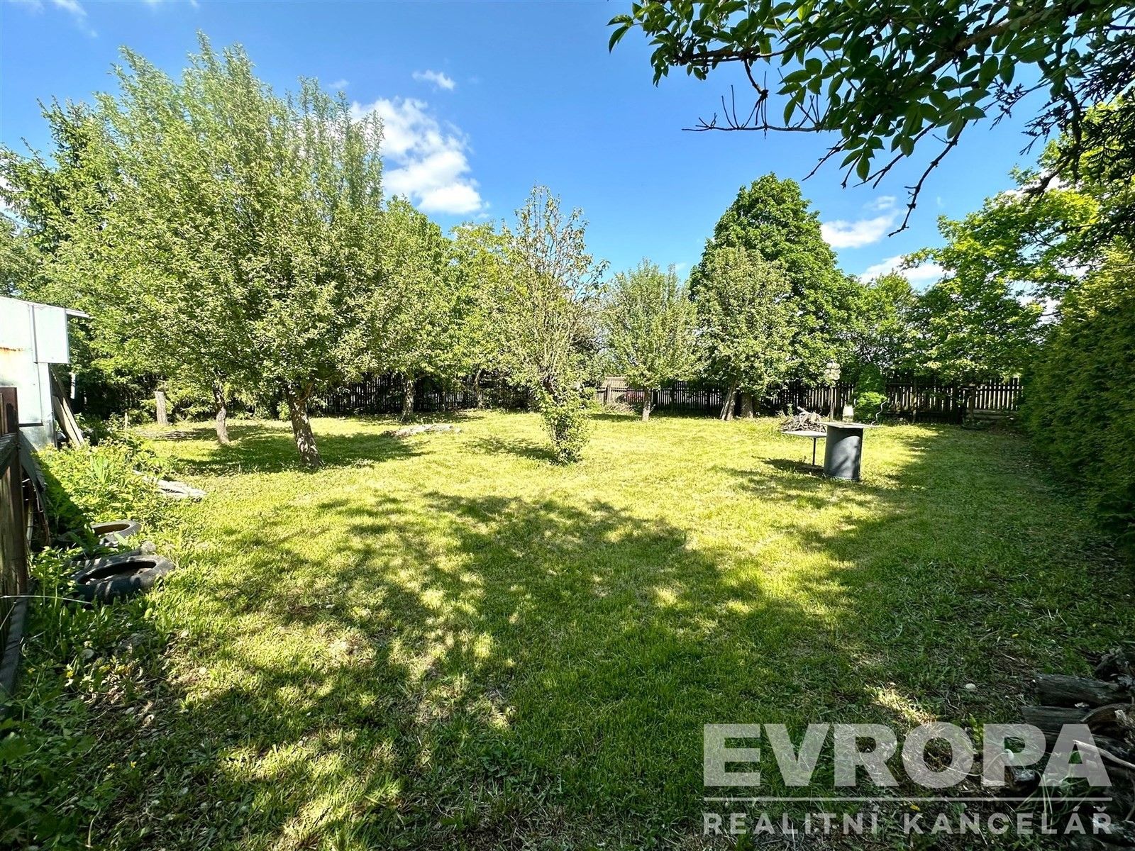 Prodej rodinný dům - Buš, 163 m²