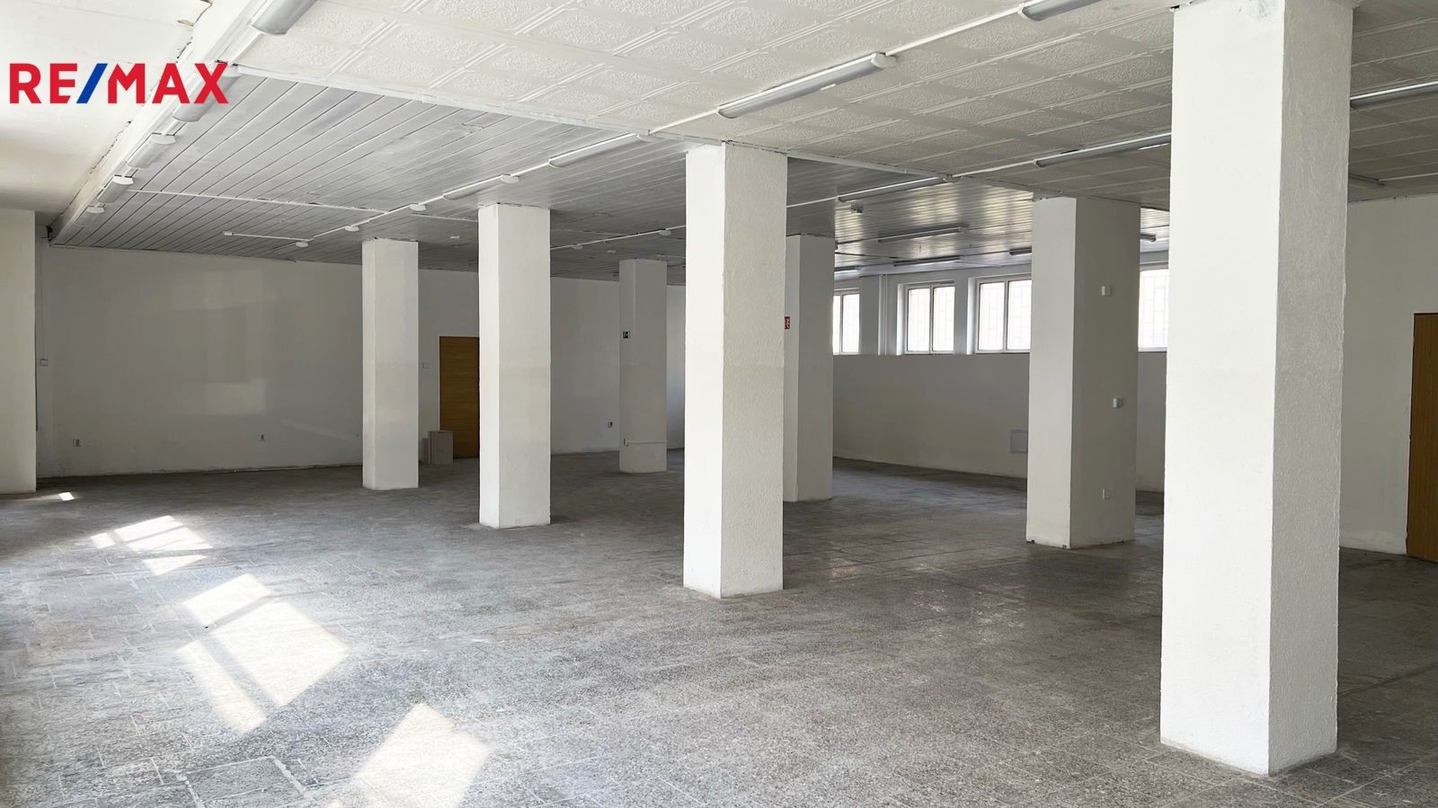 Pronájem obchodní prostory - Masarykova třída, Trnovany, Teplice, 350 m²