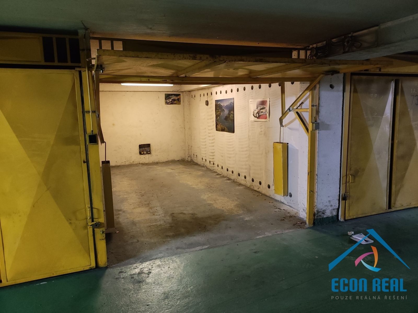 Garáže, Čimická, Praha, 16 m²