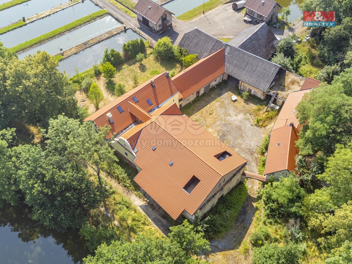 Prodej rodinný dům - Semovice, Bystřice, 454 m²