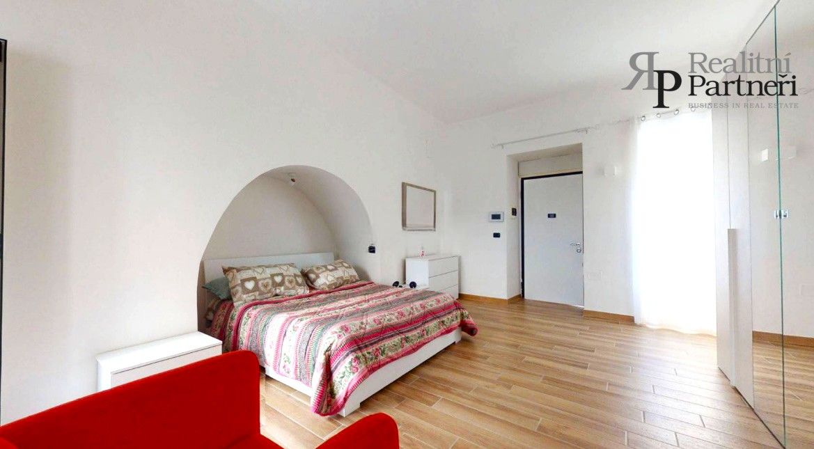 Prodej rodinný dům - 987 66, Zahraničí - 5