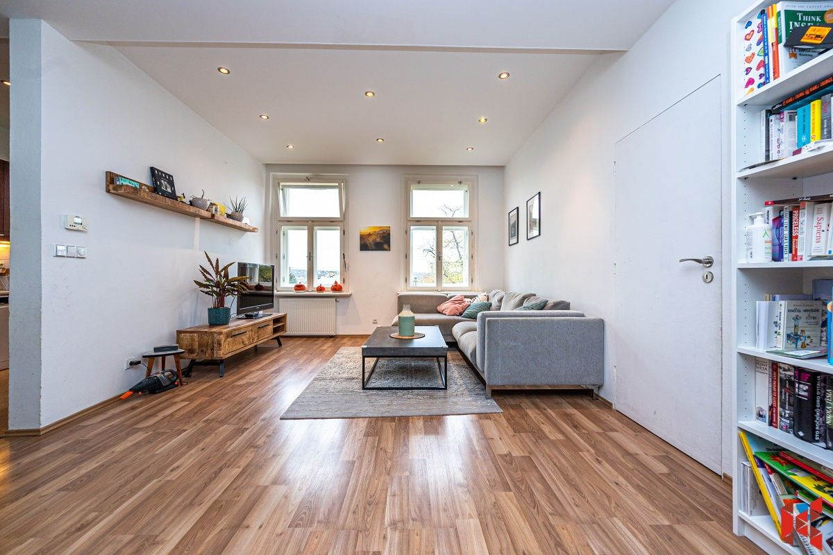 3+1, Nad Královskou oborou, Praha, 84 m²