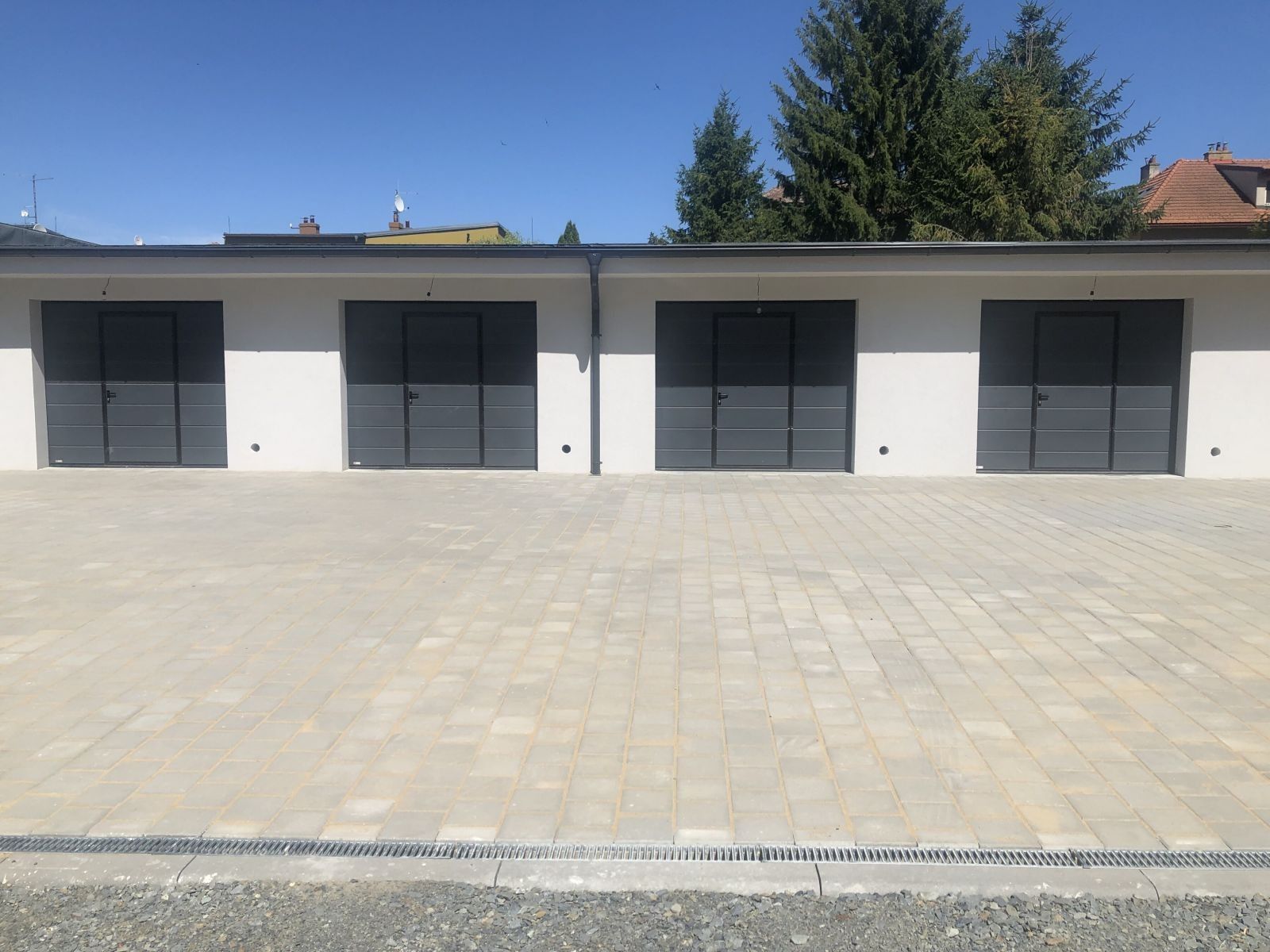 Garáž · 30 m² · Záhlinická  , Hulín - 3