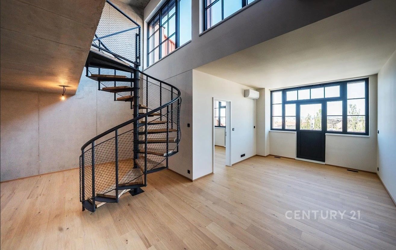 Prodej byt 4+kk - Kolbenova 1032, Praha, 92 m²