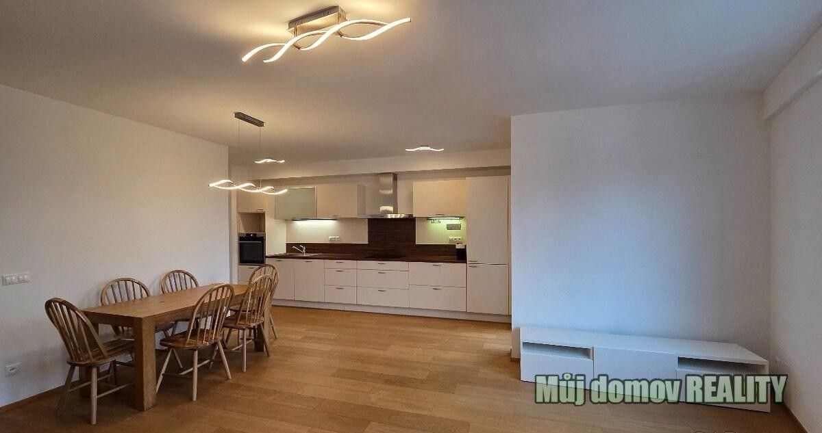 3+kk, Marešova, Praha, 85 m²