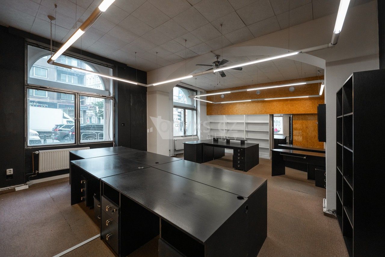 Pronájem obchodní prostory - Rumunská, Praha, 144 m²