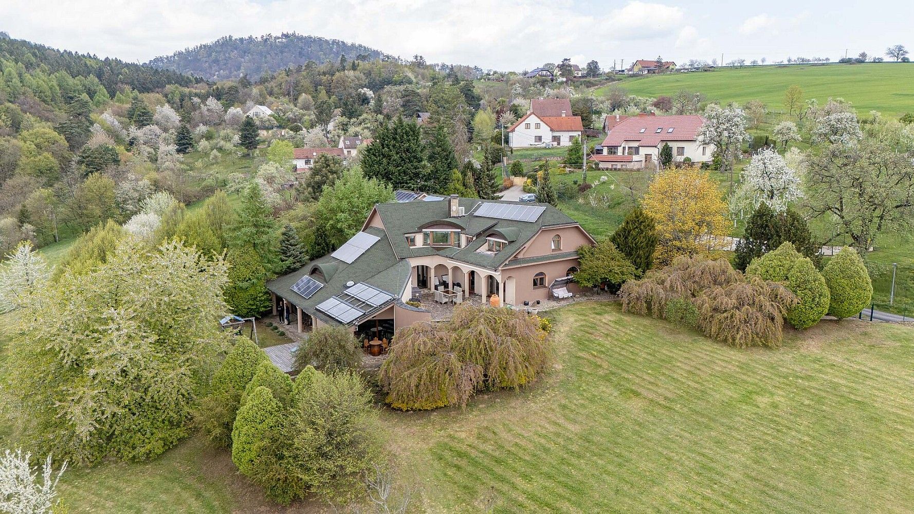 Rodinné domy, Buchlovice, okres Uherské Hradiště, 760 m² - 1
