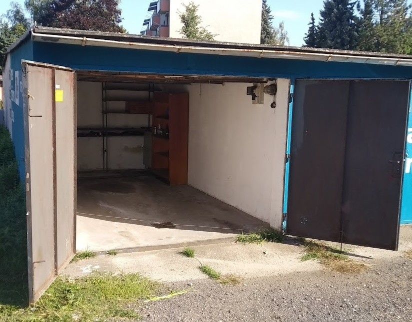 Garáže, Hradec Králové, 500 09