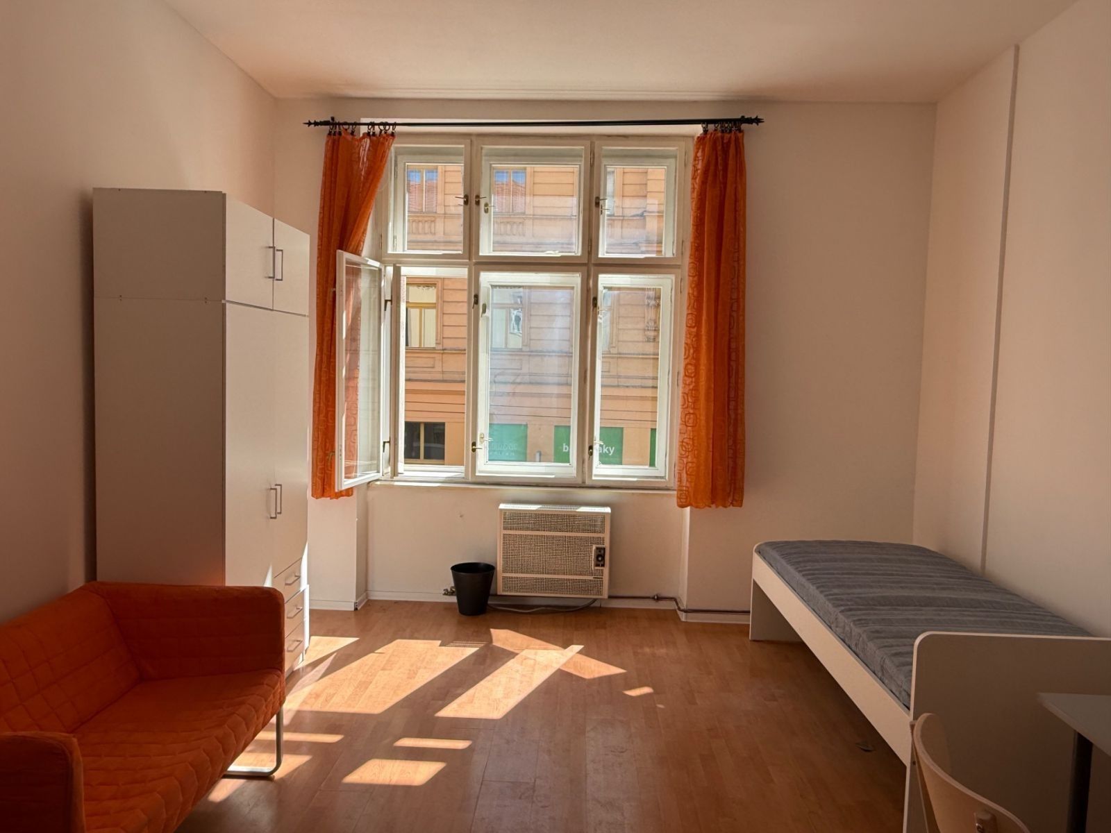 1+kk, Sokolovská, Praha - Karlín, 20 m² - 1